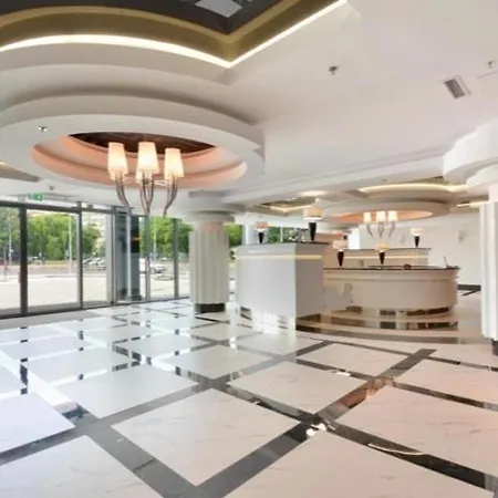 Hanza Tower 24 Jacusi Sauna Pool شقة *
